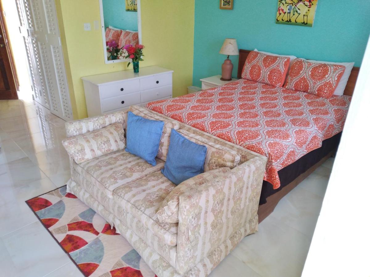 Seacastles By The Beach/Pool Montego Bay Exterior photo