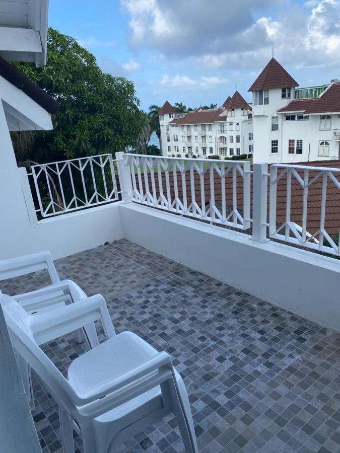 Seacastles By The Beach/Pool Montego Bay Exterior photo