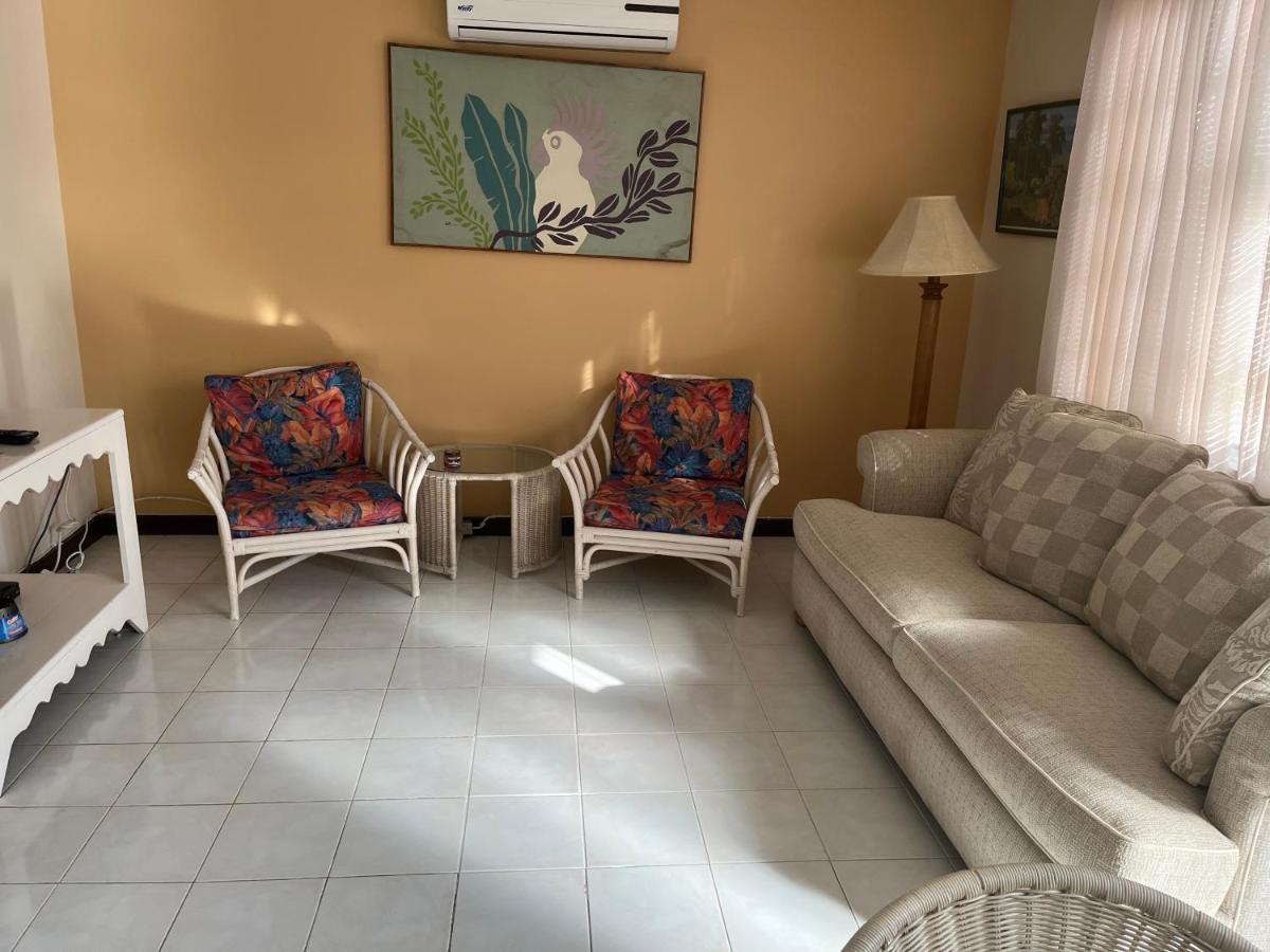Seacastles By The Beach/Pool Montego Bay Exterior photo