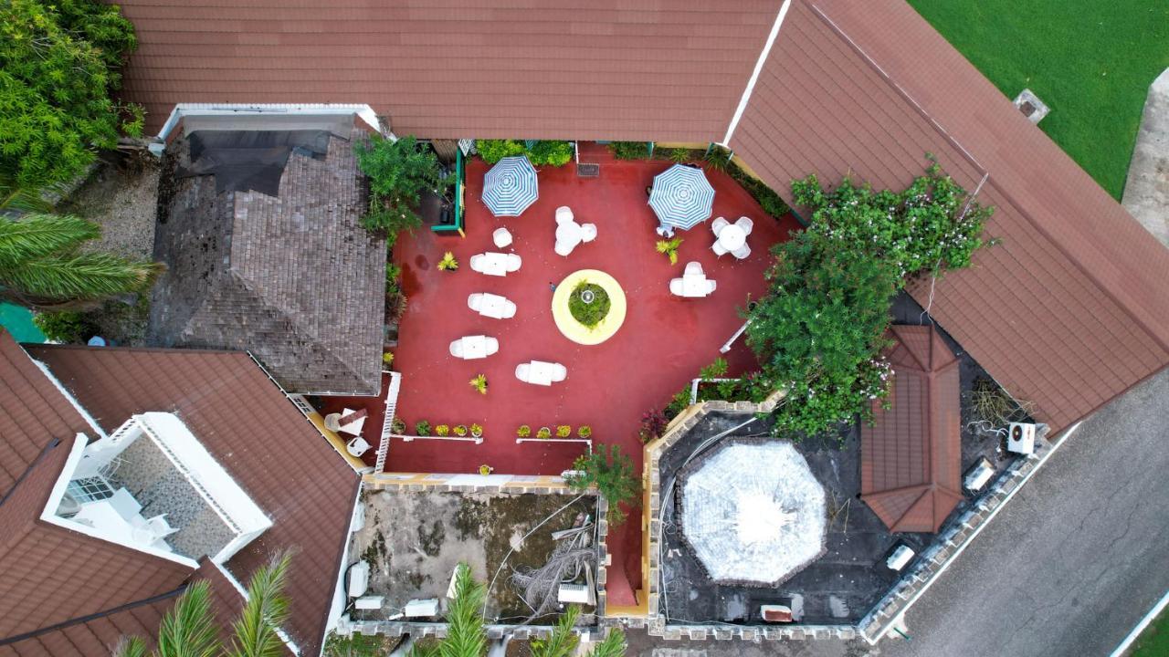 Seacastles By The Beach/Pool Montego Bay Exterior photo