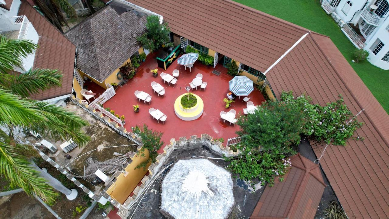 Seacastles By The Beach/Pool Montego Bay Exterior photo