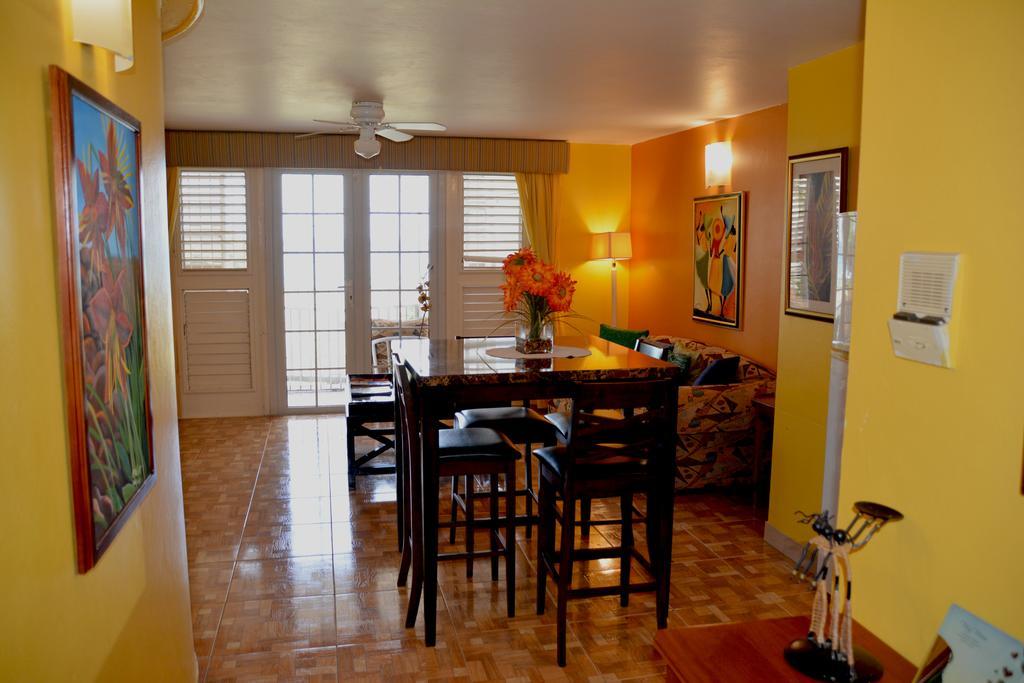 Seacastles By The Beach/Pool Montego Bay Exterior photo