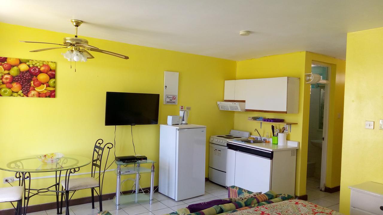 Seacastles By The Beach/Pool Montego Bay Exterior photo